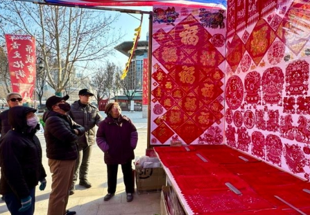 天津古文化街吊钱市场品类繁多