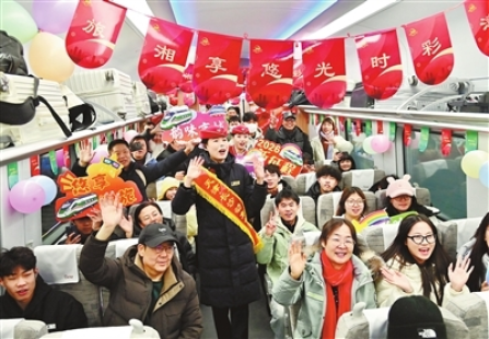 我市首次开行始发动集列车 天津到长沙 “夕发朝至”